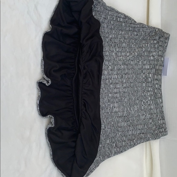 Urban Outfitters .. NWT.. SZ S.. ruffled skirt. - Picture 3 of 9